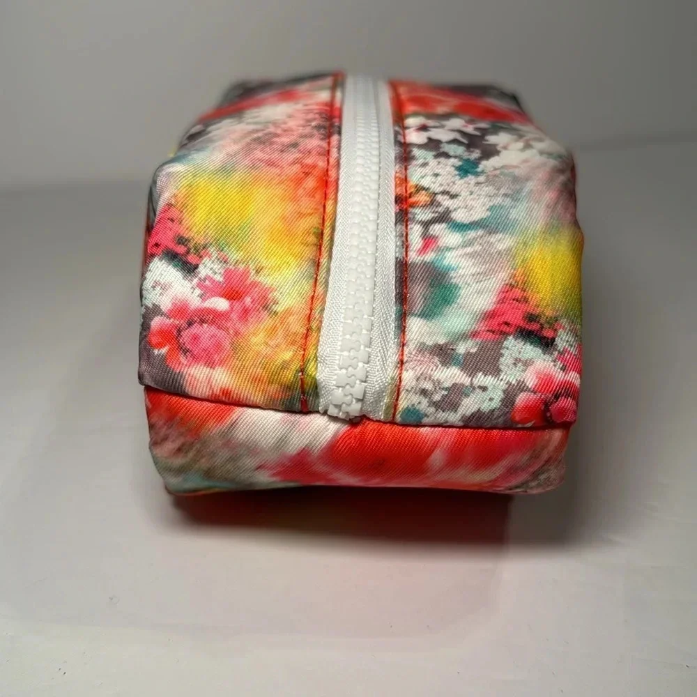 🌻ATHLETA / SUPERGOOP - Zipper Cosmetic Travel Bag